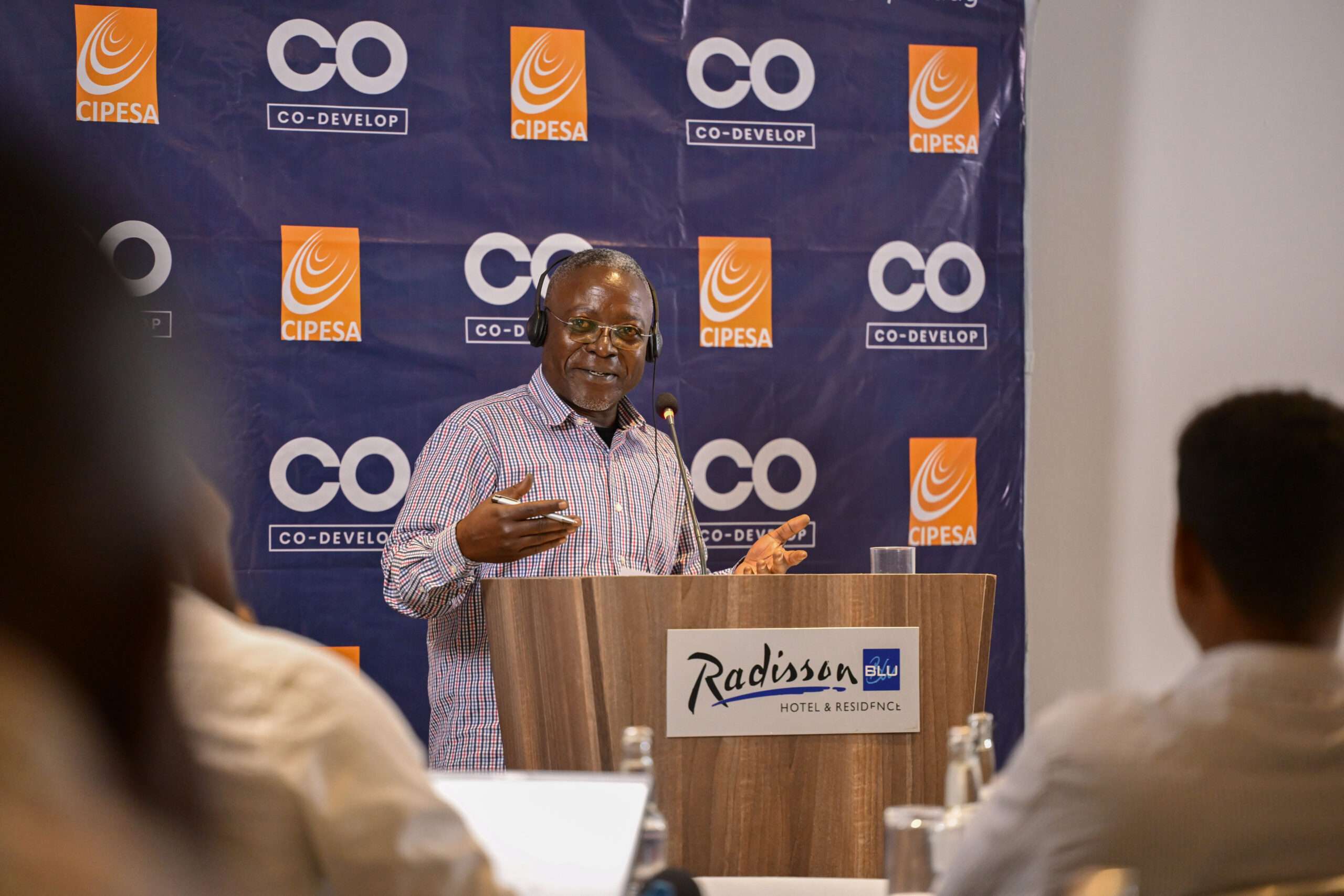 DPI Journalism Fellowship — cohort session.