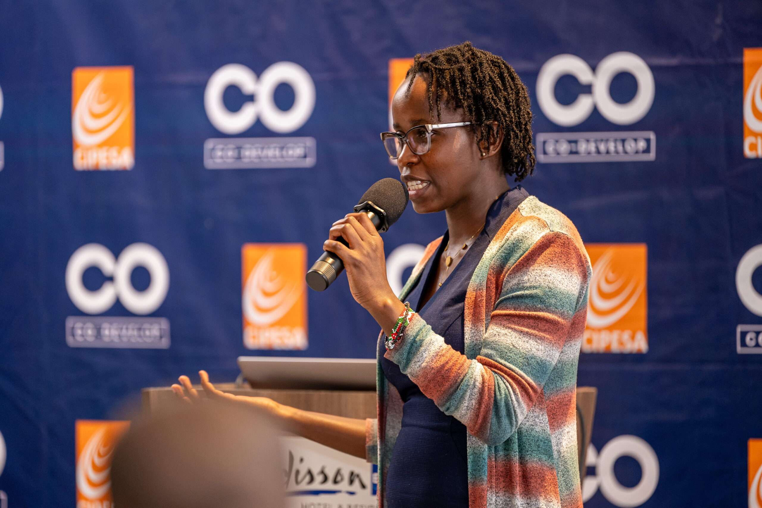 DPI Journalism Fellowship — workshop in progress.